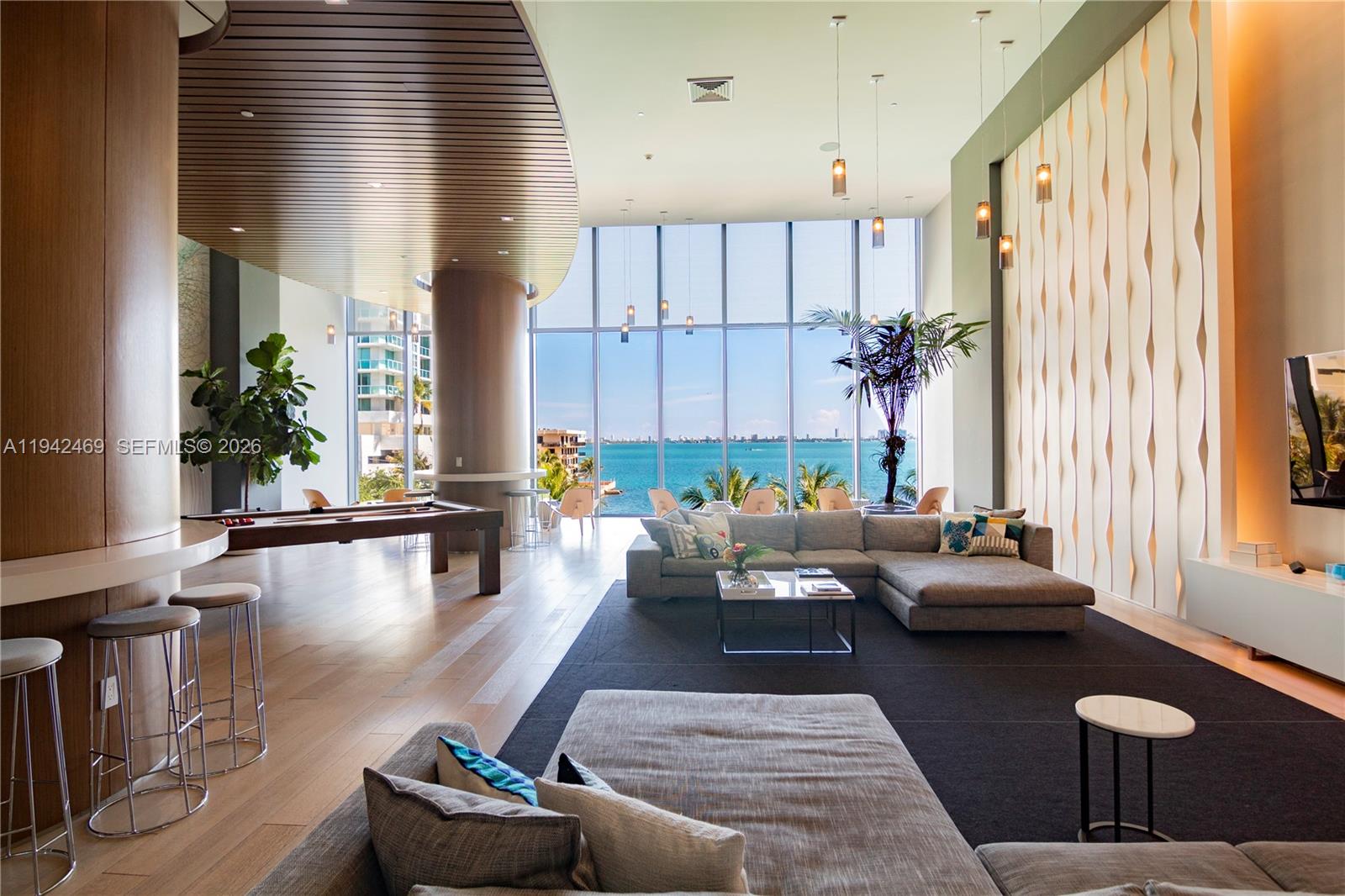 ICON BAY CONDO - Residential