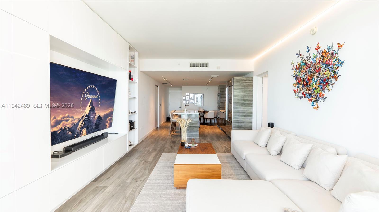 ICON BAY CONDO - Residential