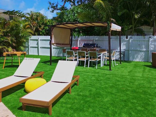 HOLLYWOOD COUNTRY CLUB DI - Residential