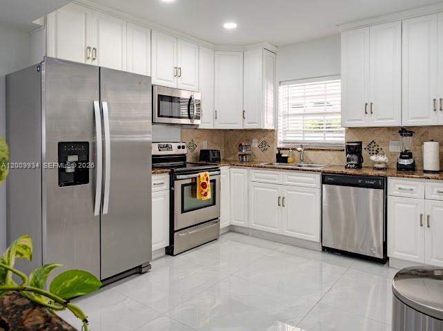HOLLYWOOD COUNTRY CLUB DI - Residential