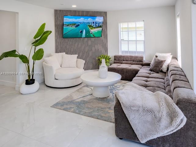 HOLLYWOOD COUNTRY CLUB DI - Residential