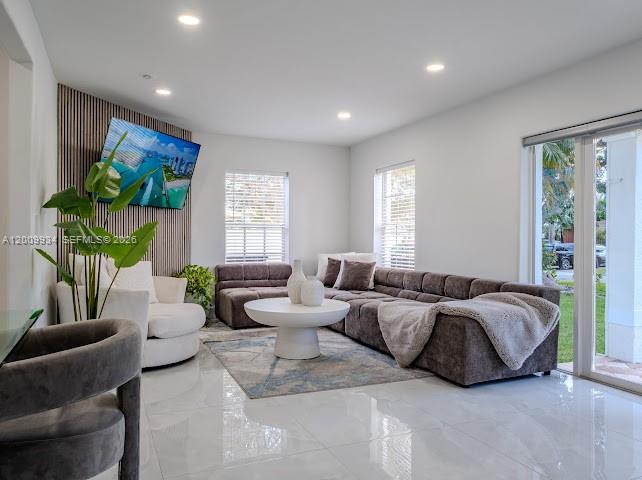 HOLLYWOOD COUNTRY CLUB DI - Residential