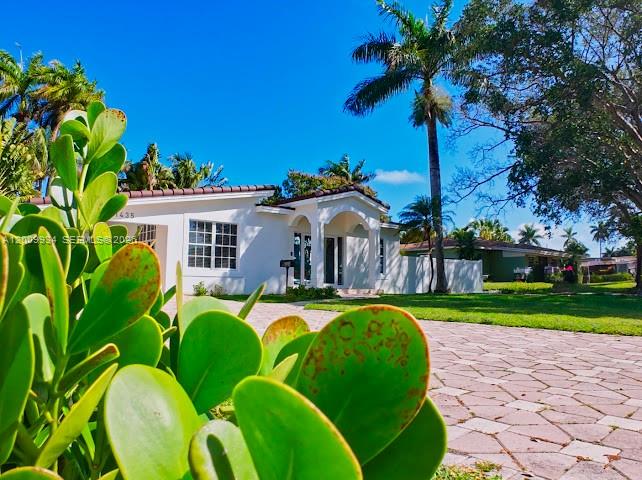 HOLLYWOOD COUNTRY CLUB DI - Residential