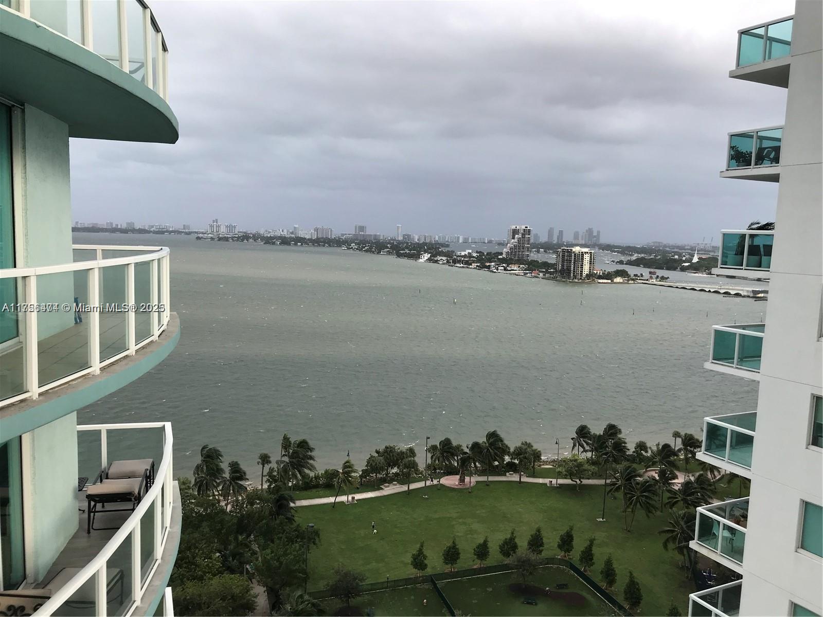 AMAZING 1 BED/1 BATH UNIT IN QUANTUM ON THE BAY CONDO WITH STUNNING DIRECT BAY VIEW. MODERN KITCHEN WITH GRANITE COUNTERTOPS AND ALL STAINLESS STEEL APPLIANCES. UNIT COMES FULLY FURNISHED. BUILDING OFFERS LUXURY AMENITIES INCLUDING 2-STORY STATE OF THE ART FITNESS CENTER AND SAUNA, 2 SWIMMING POOLS, MOVIE THEATER, CLUB ROOM WITH BILLIARD, CONVENIENCE MARKET, BUSINESS CENTER AND SECURITY 24/7. WALKING DISTANCE TO PARK, THEATER, RESTAURANTS AND STORES.
PERFECT FOR INVESTORS. CURRENTLY RENTED UNTIL JANUARY 31, 2026. HIGHLY DEMANDED FOR RENT.
CONVENIENTLY LOCATED IN BOOMING EDGEWATER.