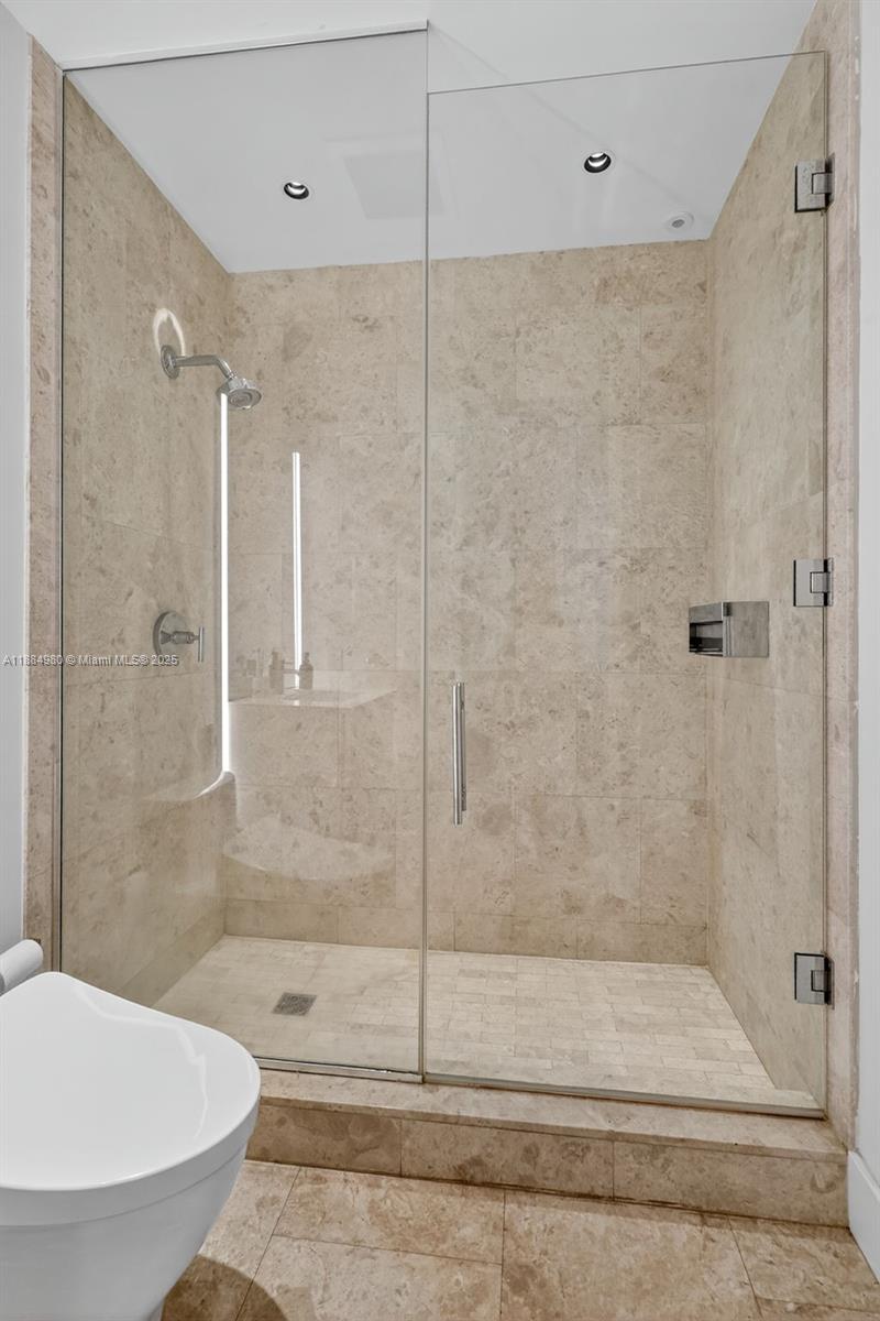 BAL HARBOUR NORTH SOUTH C - Residential Lease