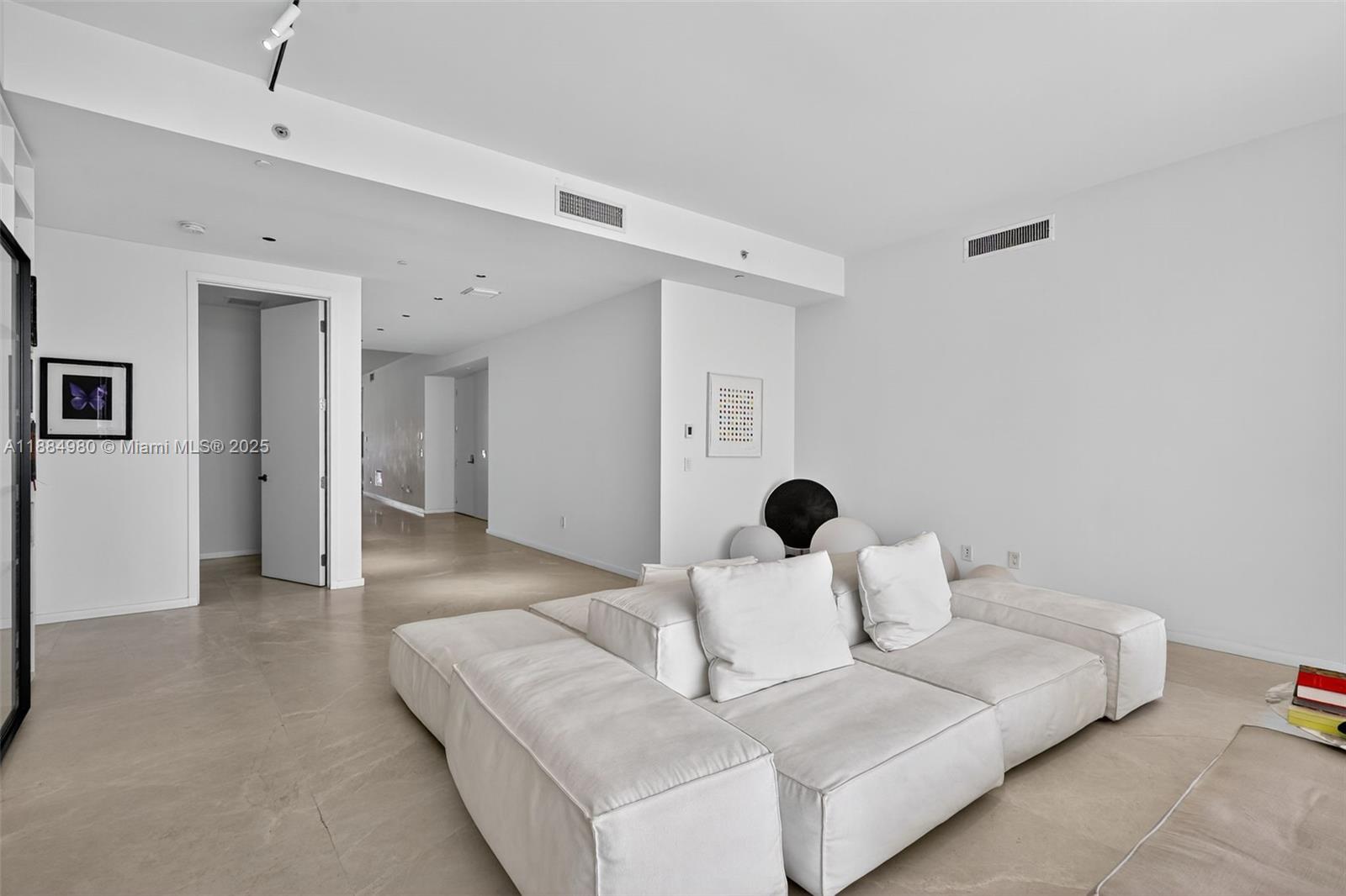 BAL HARBOUR NORTH SOUTH C - Residential Lease