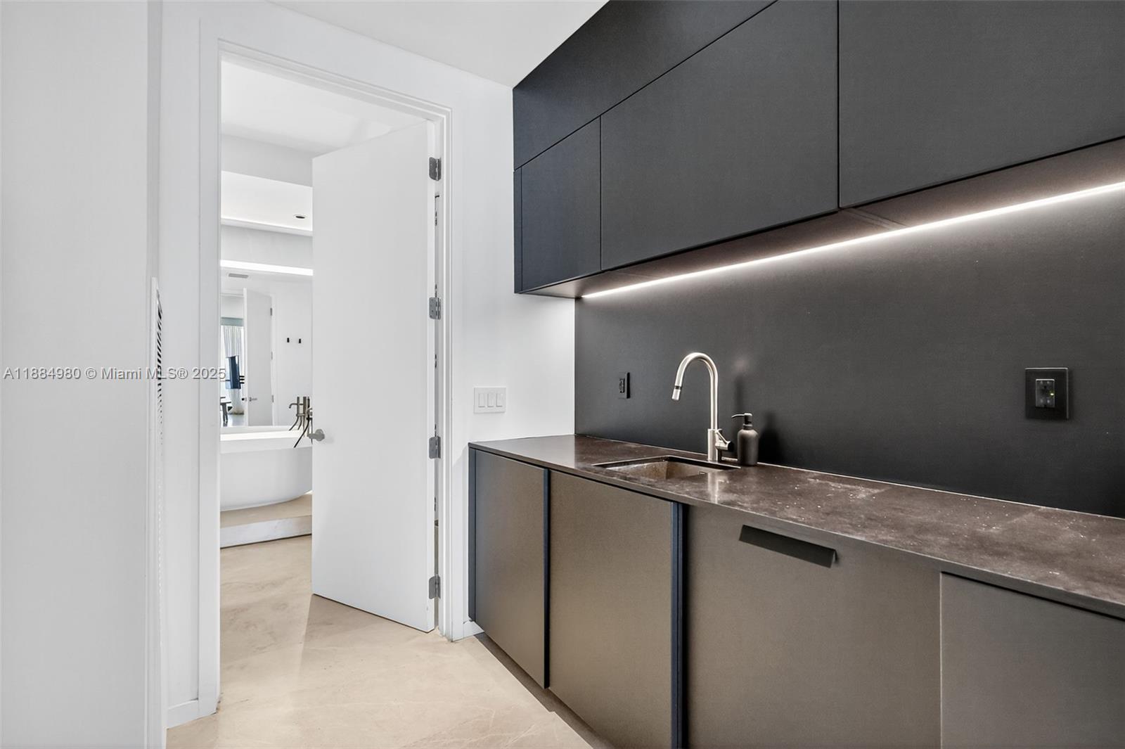 BAL HARBOUR NORTH SOUTH C - Residential Lease
