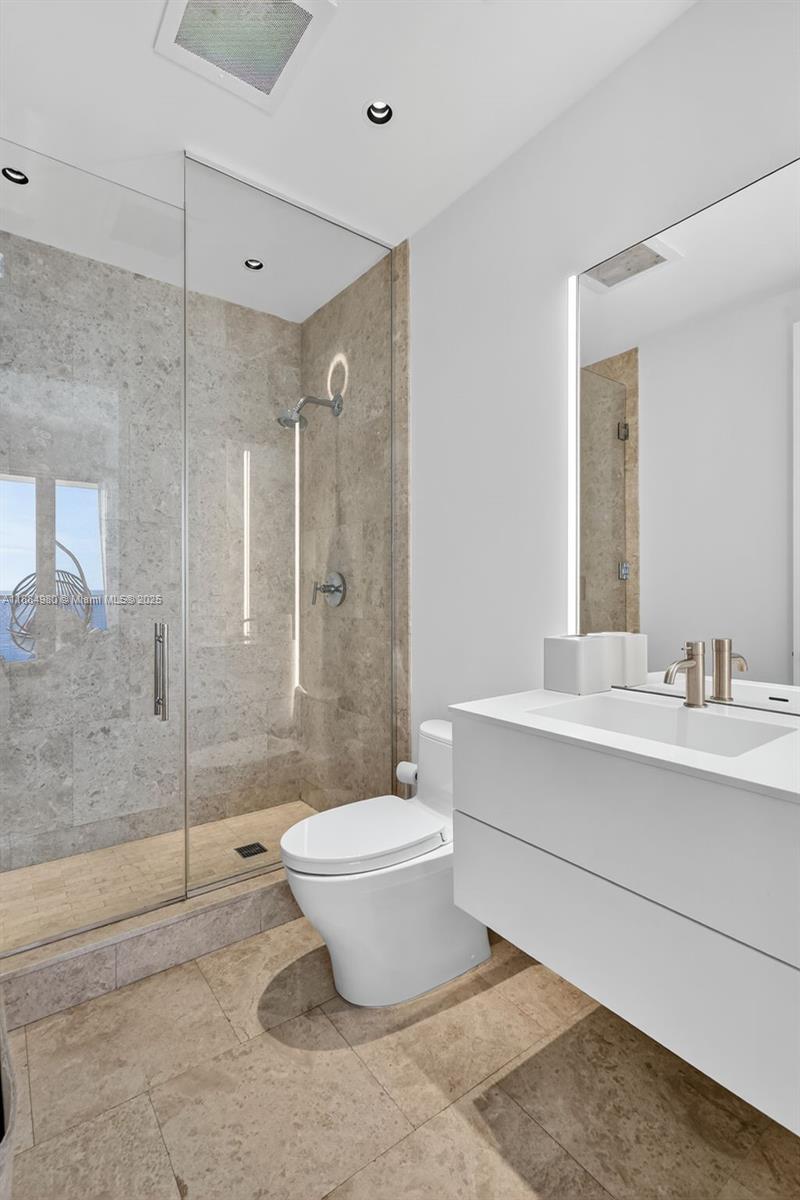 BAL HARBOUR NORTH SOUTH C - Residential Lease