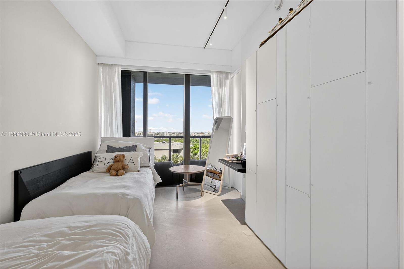 BAL HARBOUR NORTH SOUTH C - Residential Lease