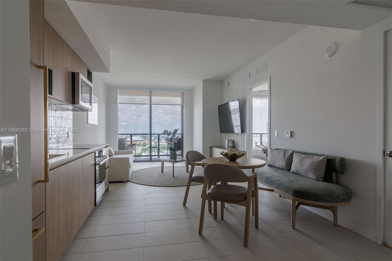 View photos, virtual tours, details... 601 NE 1st Street 4204