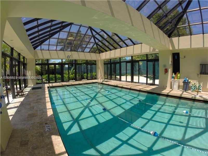TOWERS OF QUAYSIDE CONDO - Residential