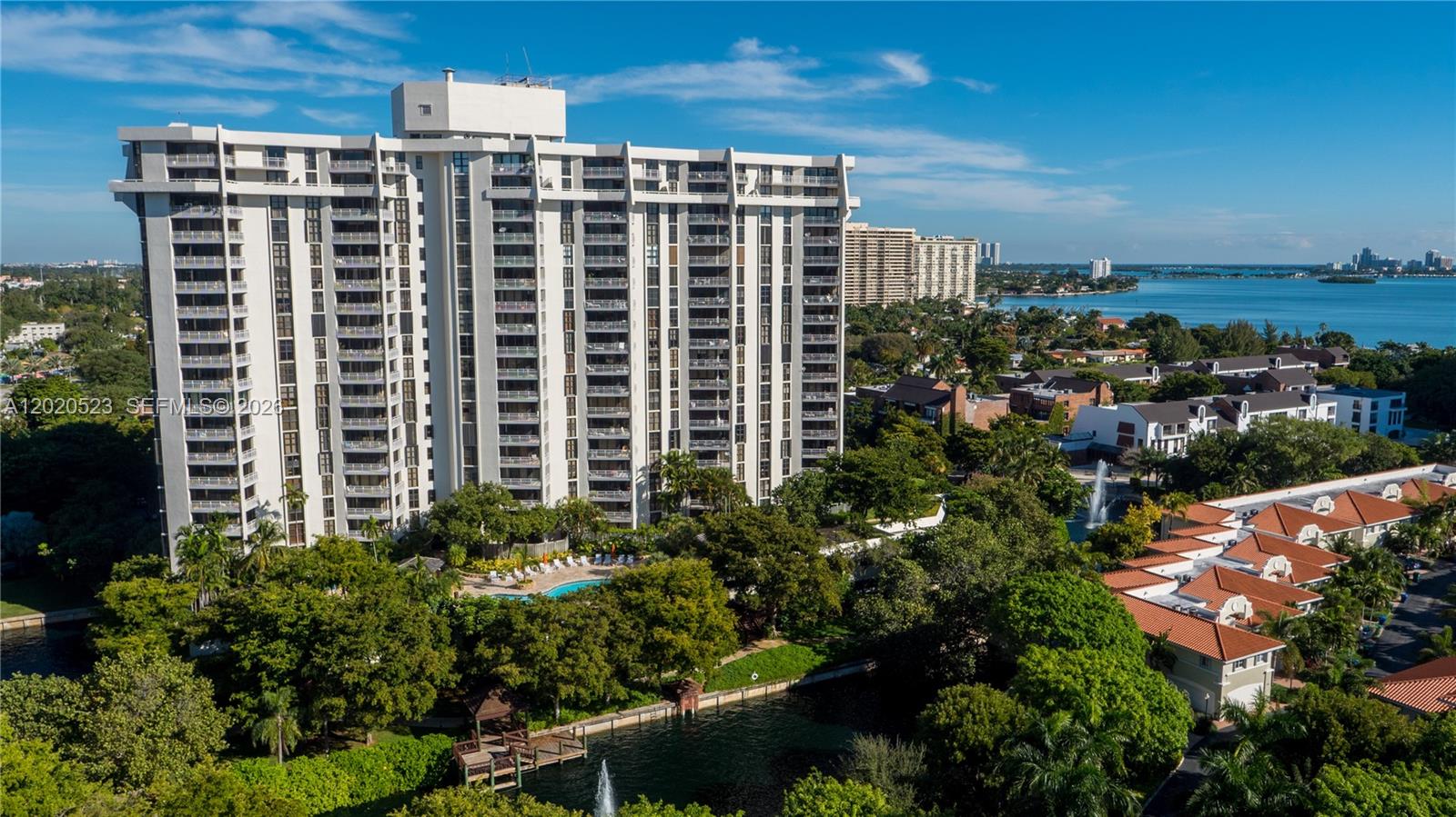 TOWERS OF QUAYSIDE CONDO - Residential