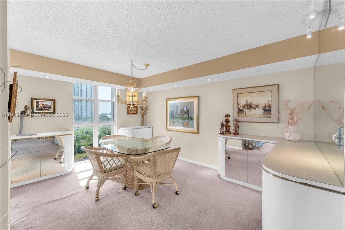 TOWERS OF QUAYSIDE CONDO - Residential