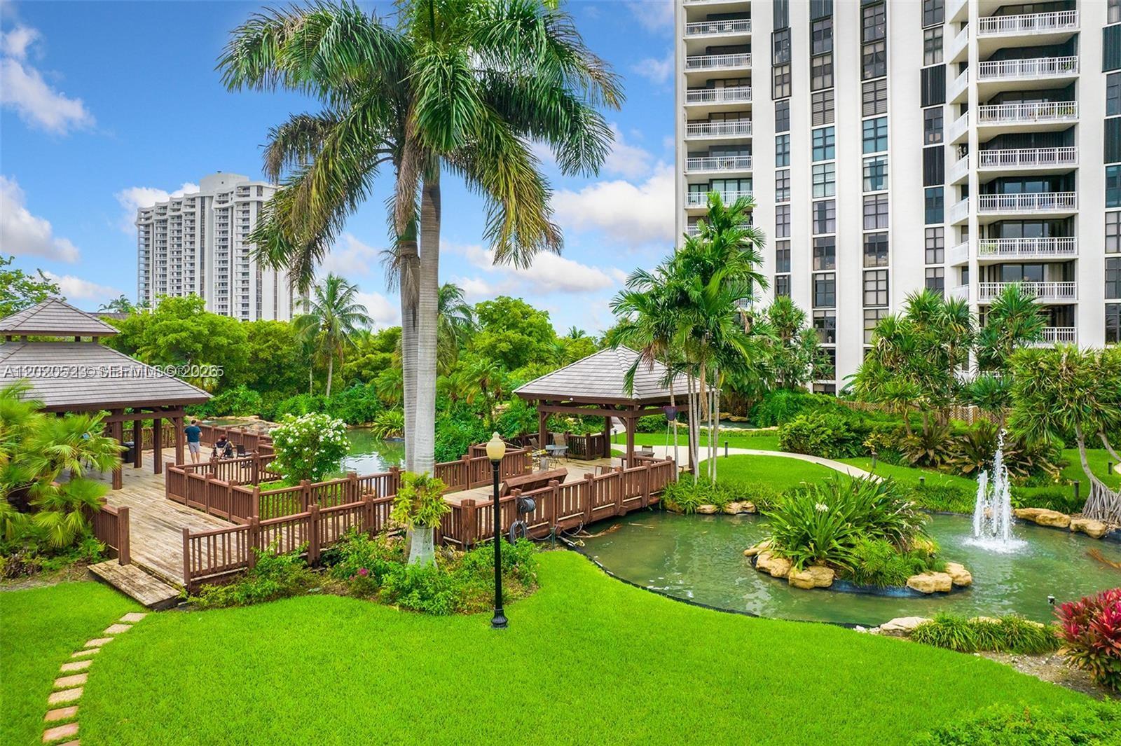 TOWERS OF QUAYSIDE CONDO - Residential