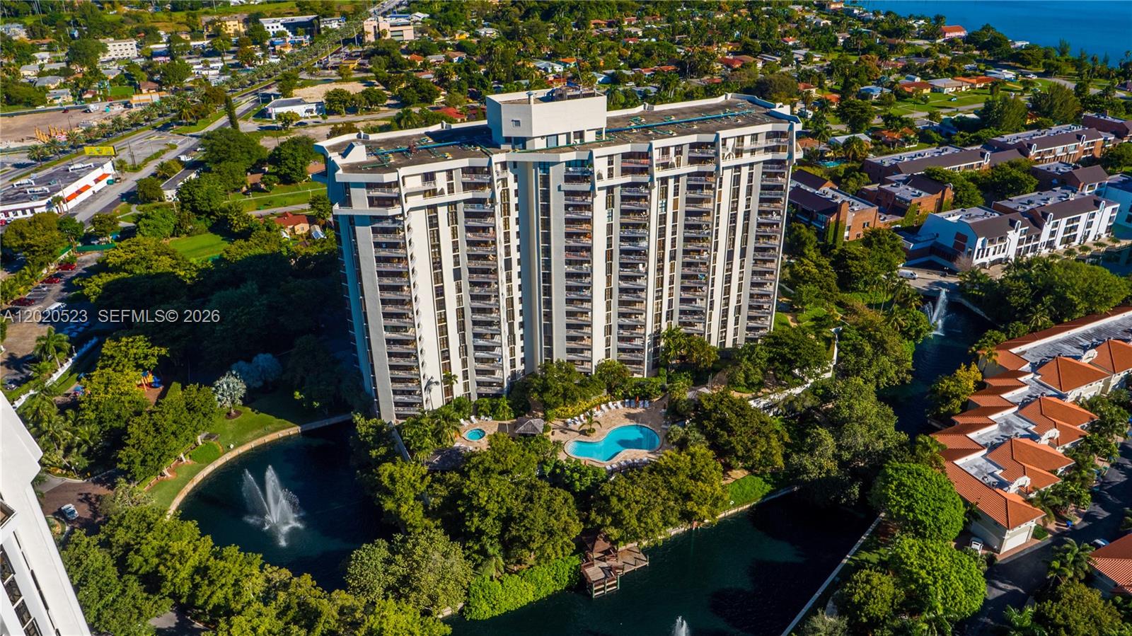 TOWERS OF QUAYSIDE CONDO - Residential