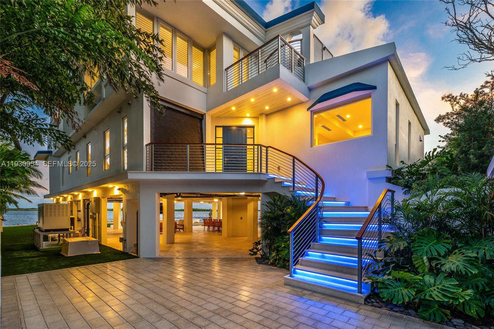 180 Pompano Dr