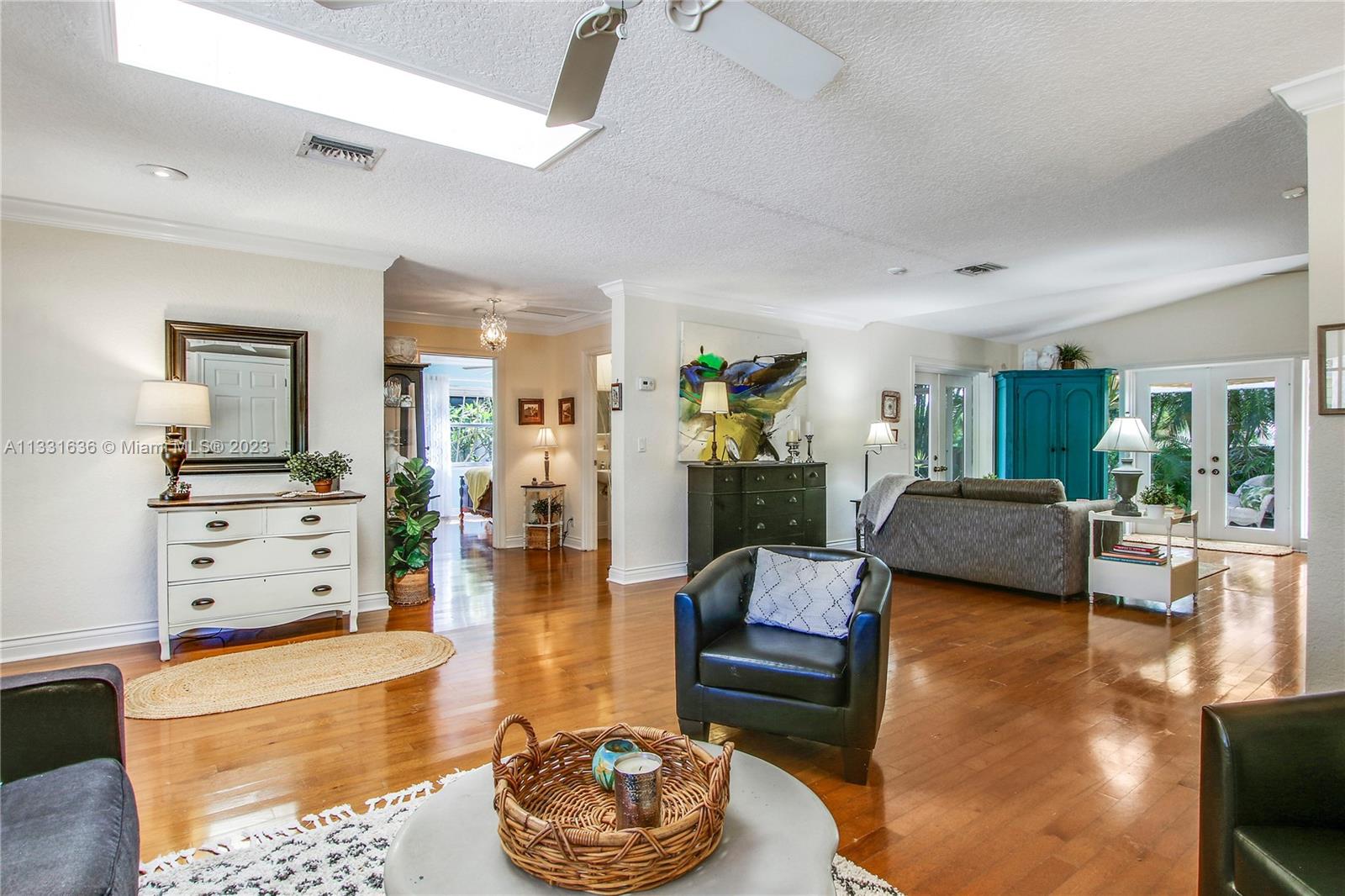 JUNO BEACH 1ST ADD - Residential