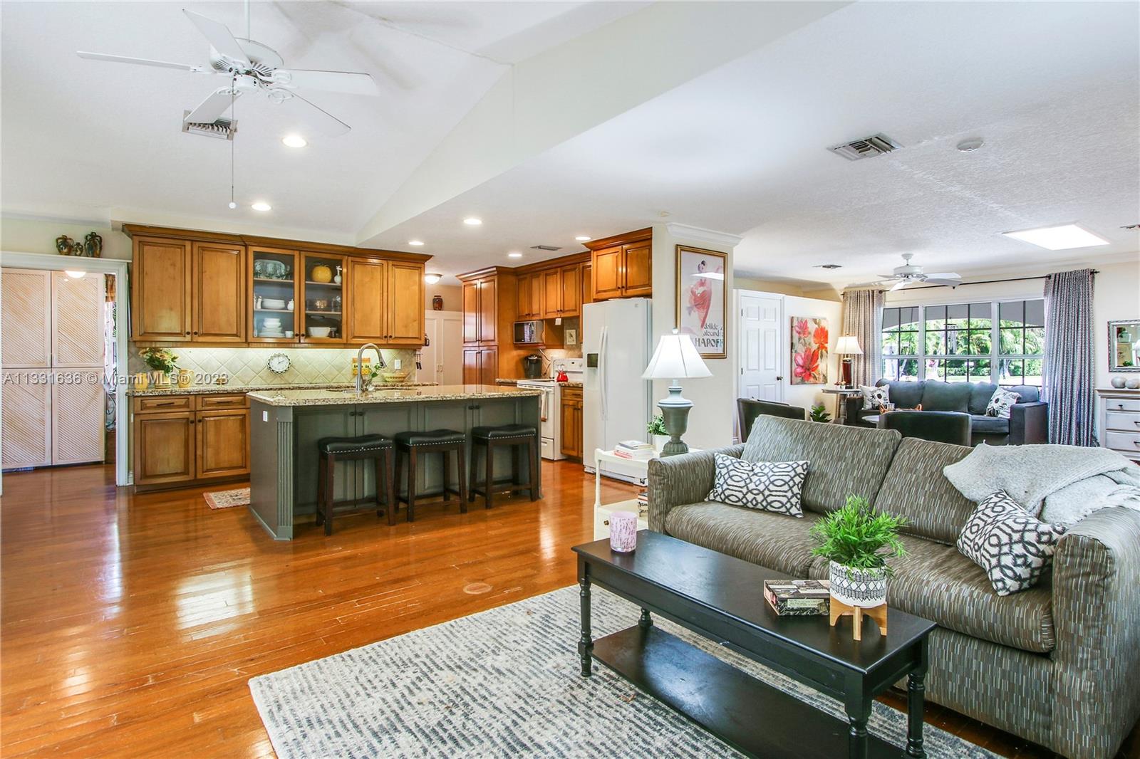 JUNO BEACH 1ST ADD - Residential