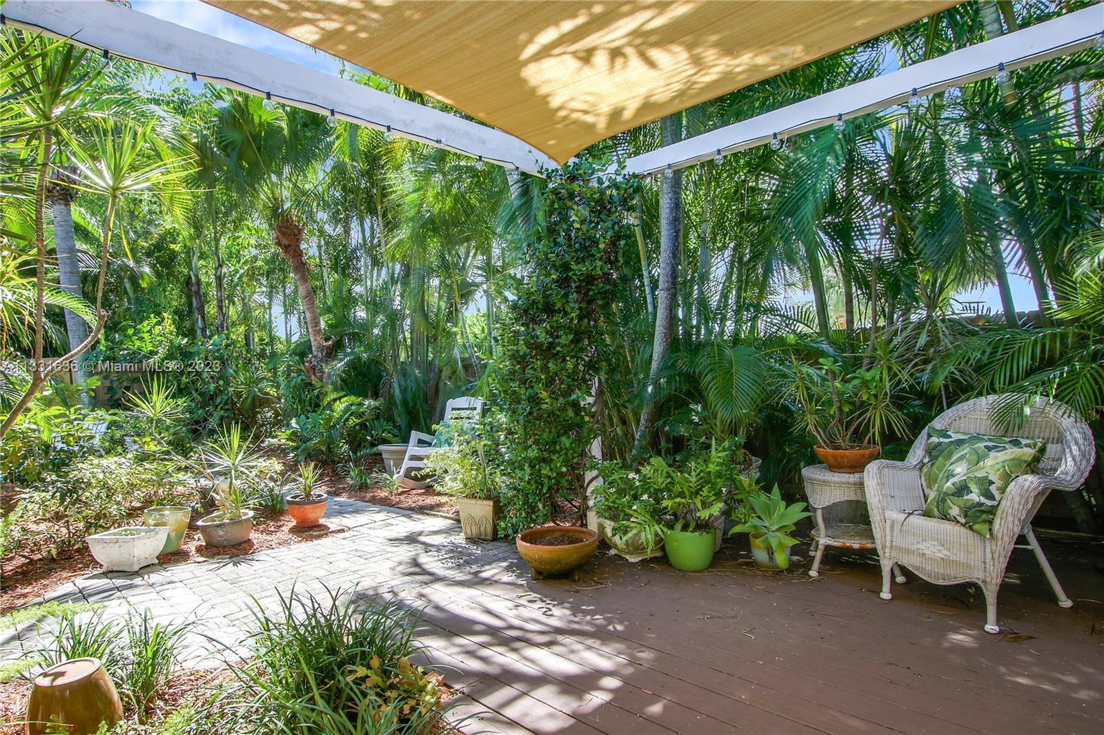 JUNO BEACH 1ST ADD - Residential