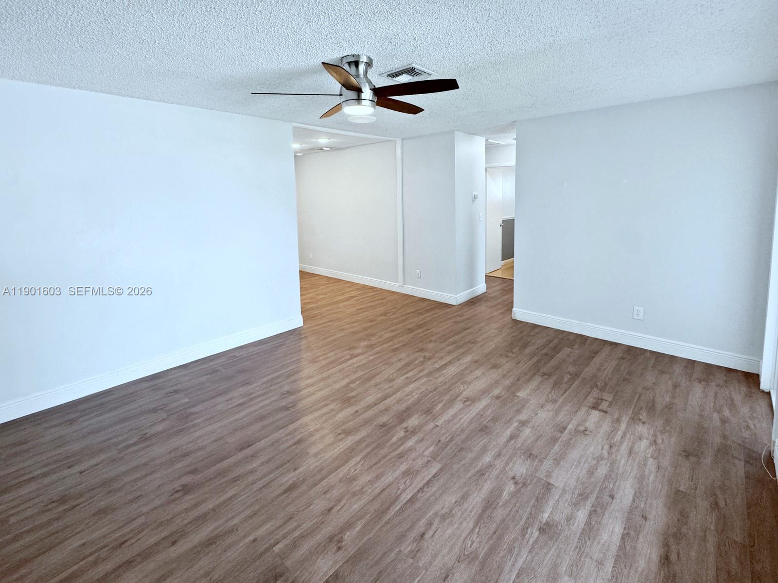 SUMMERTIME HILLS - Residential