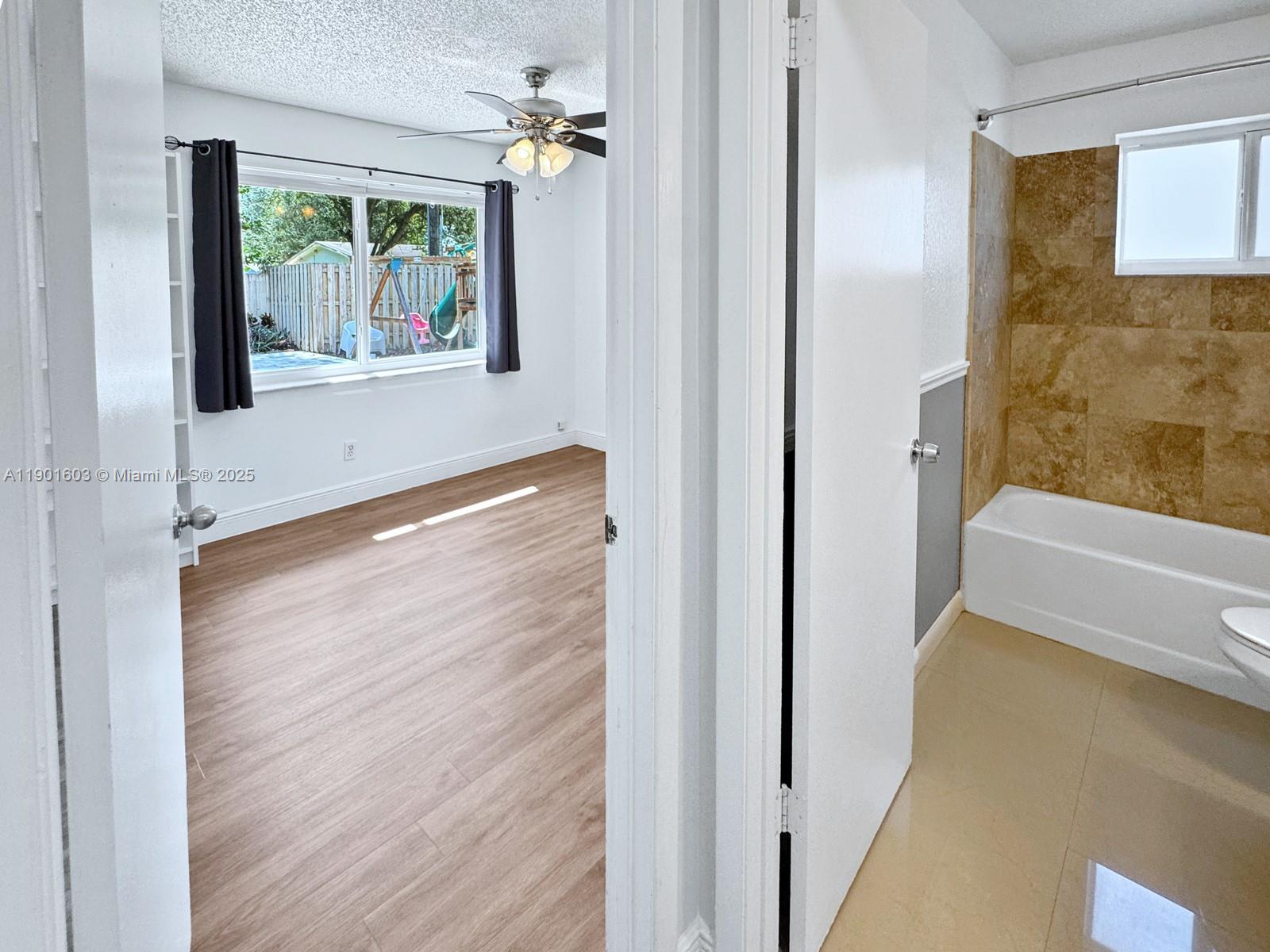 SUMMERTIME HILLS - Residential