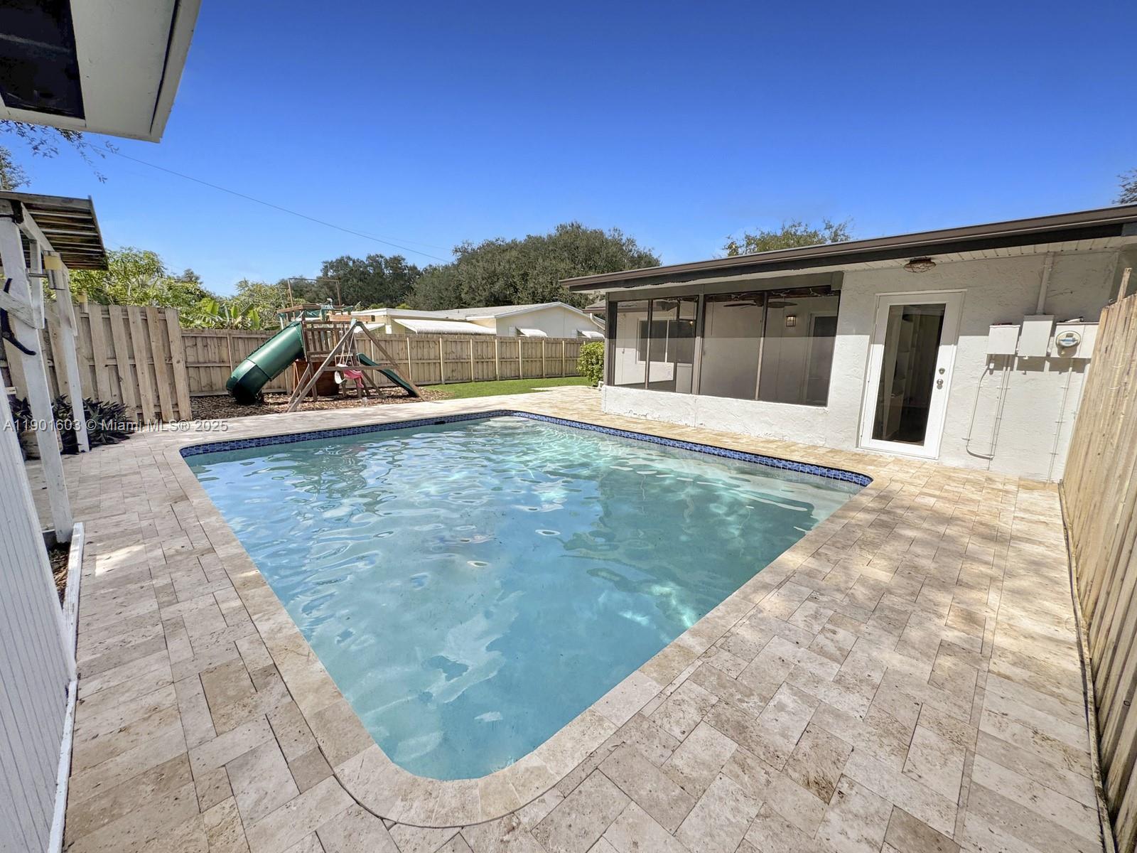 SUMMERTIME HILLS - Residential