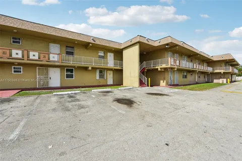 301 NW 177th St Unit 111, Miami Gardens, FL 33169 - MLS#: A11750348