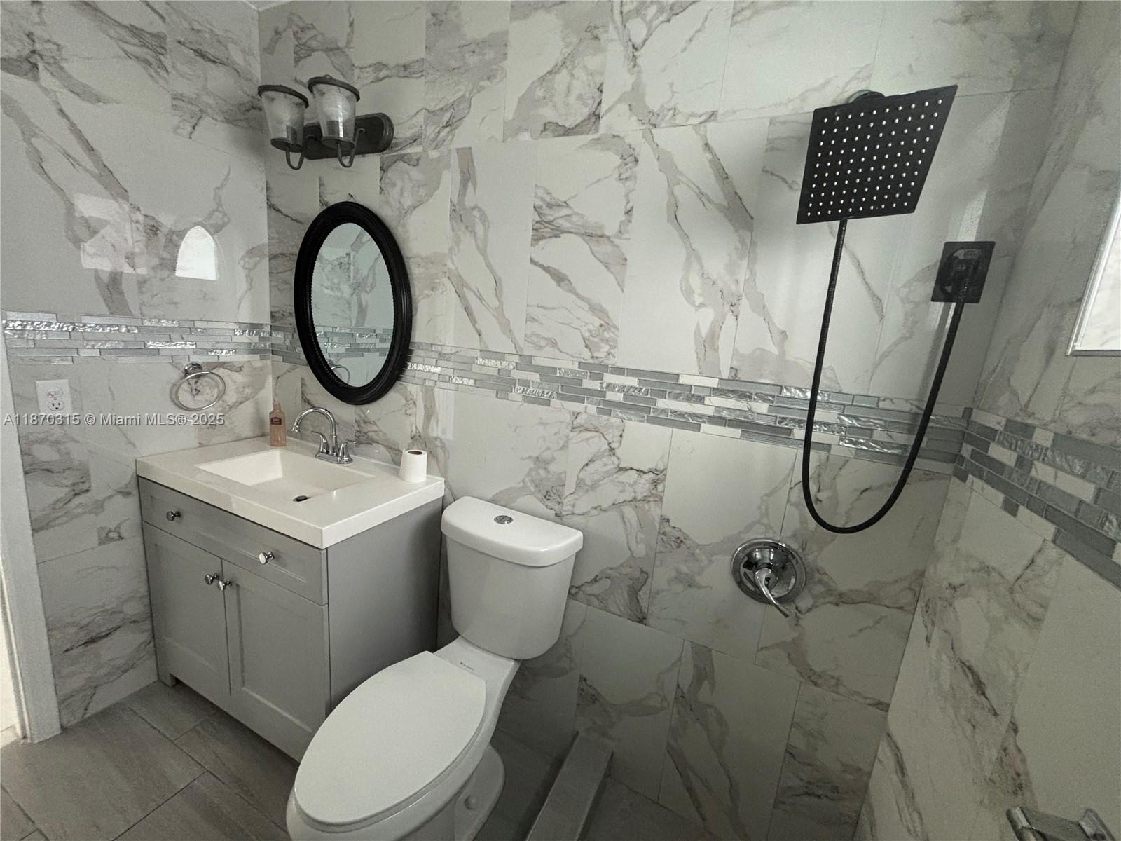 2 parking spaces for tenants. Stylish 2 Bed/1 Bath. Huge backyard and modern upgrades to kitchen and bathroom. New floor tiles. Two assigned parking spaces. Pets are welcome, non-aggressive pets. Move in ready.