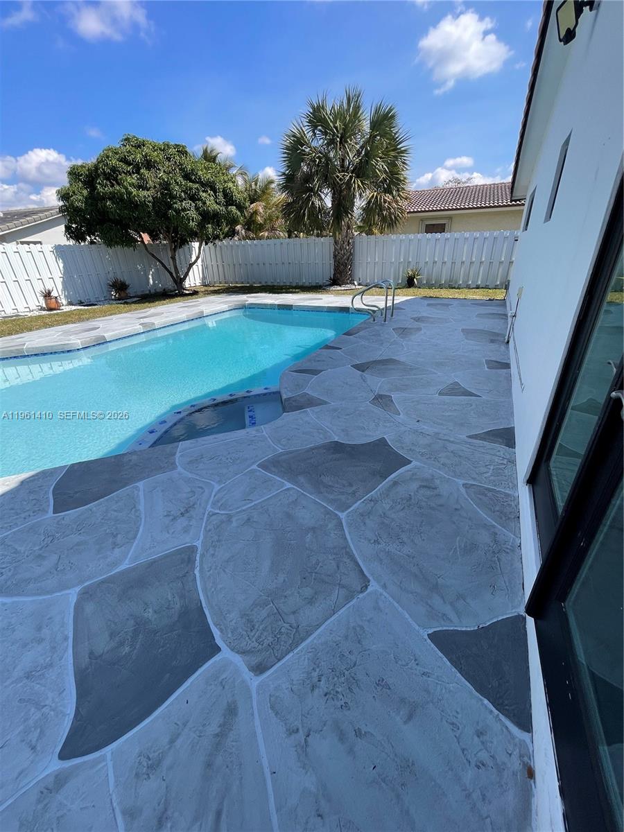 RAMBLEWOOD SOUTH - Residential