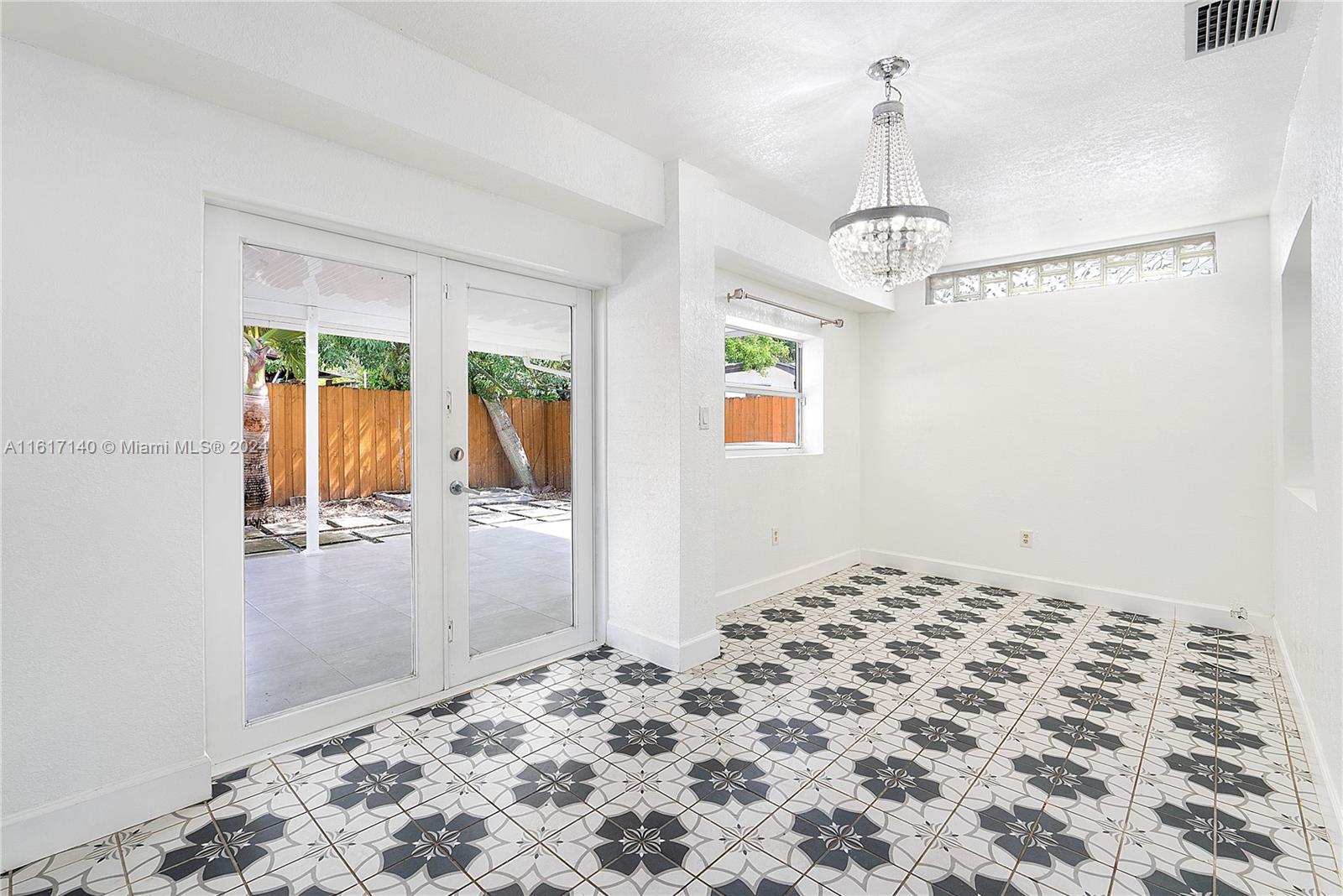 CORAL WOODS - Residential Lease