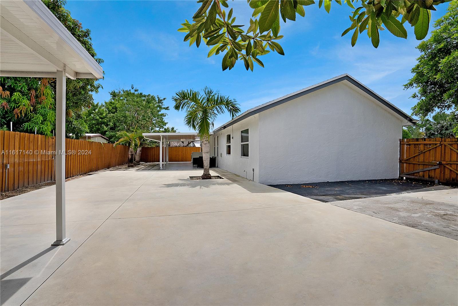 CORAL WOODS - Residential Lease