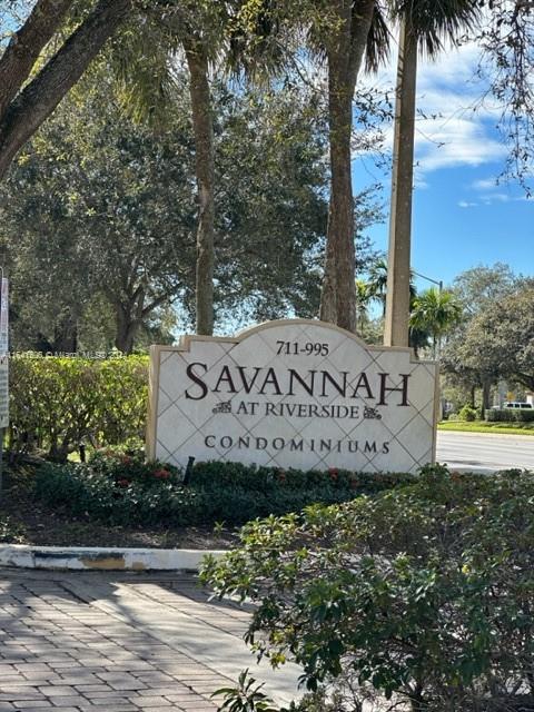 Spacious and well-maintained unit within walking distance to Coral Springs Mall, restaurant and movie theaters, Easy to show is vacant, The association requires a Credit Score of 650.