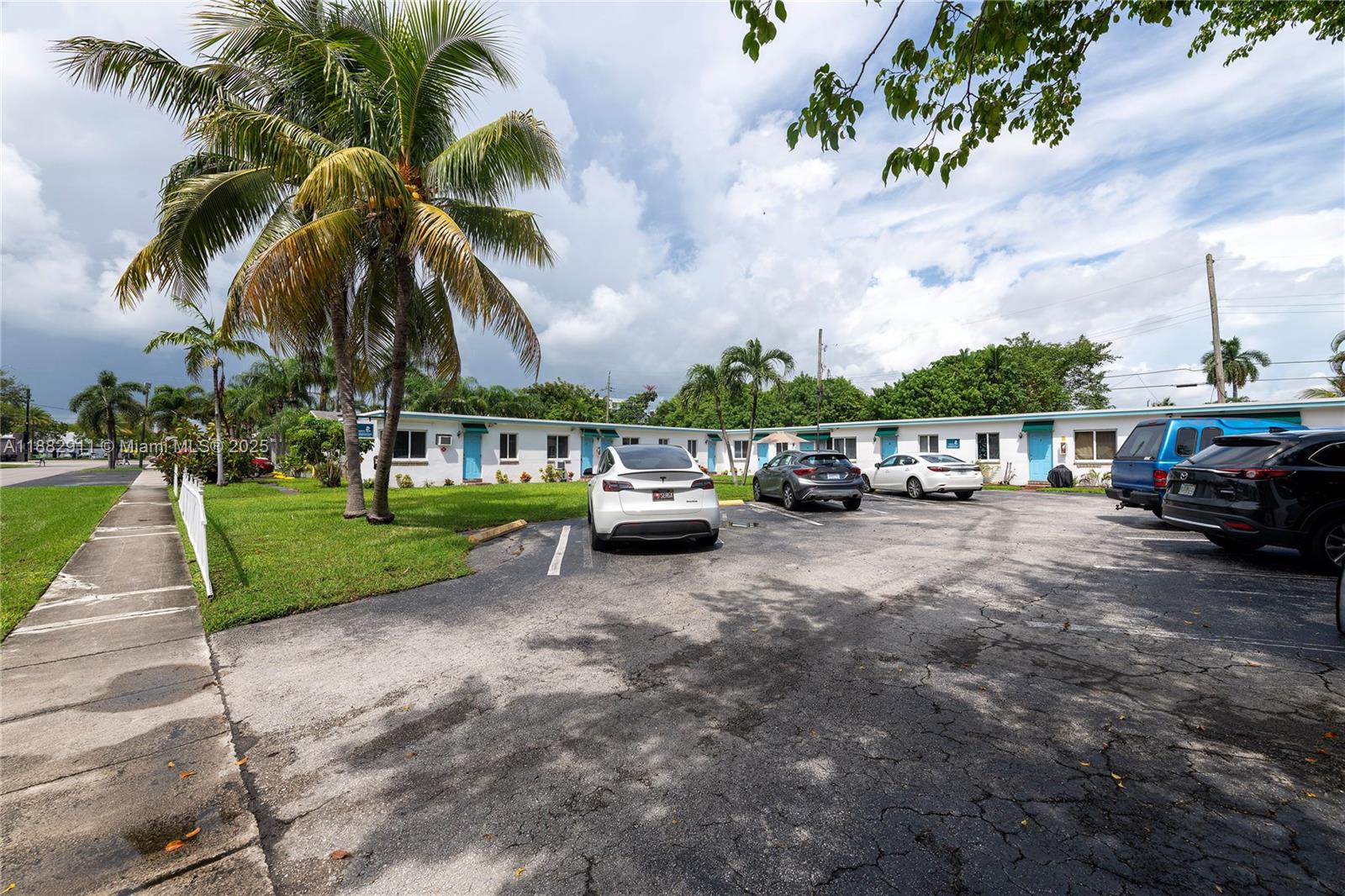 ATLANTIC LAWNS - Residential Lease