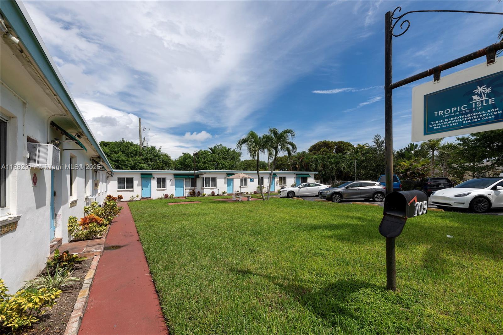 ATLANTIC LAWNS - Residential Lease