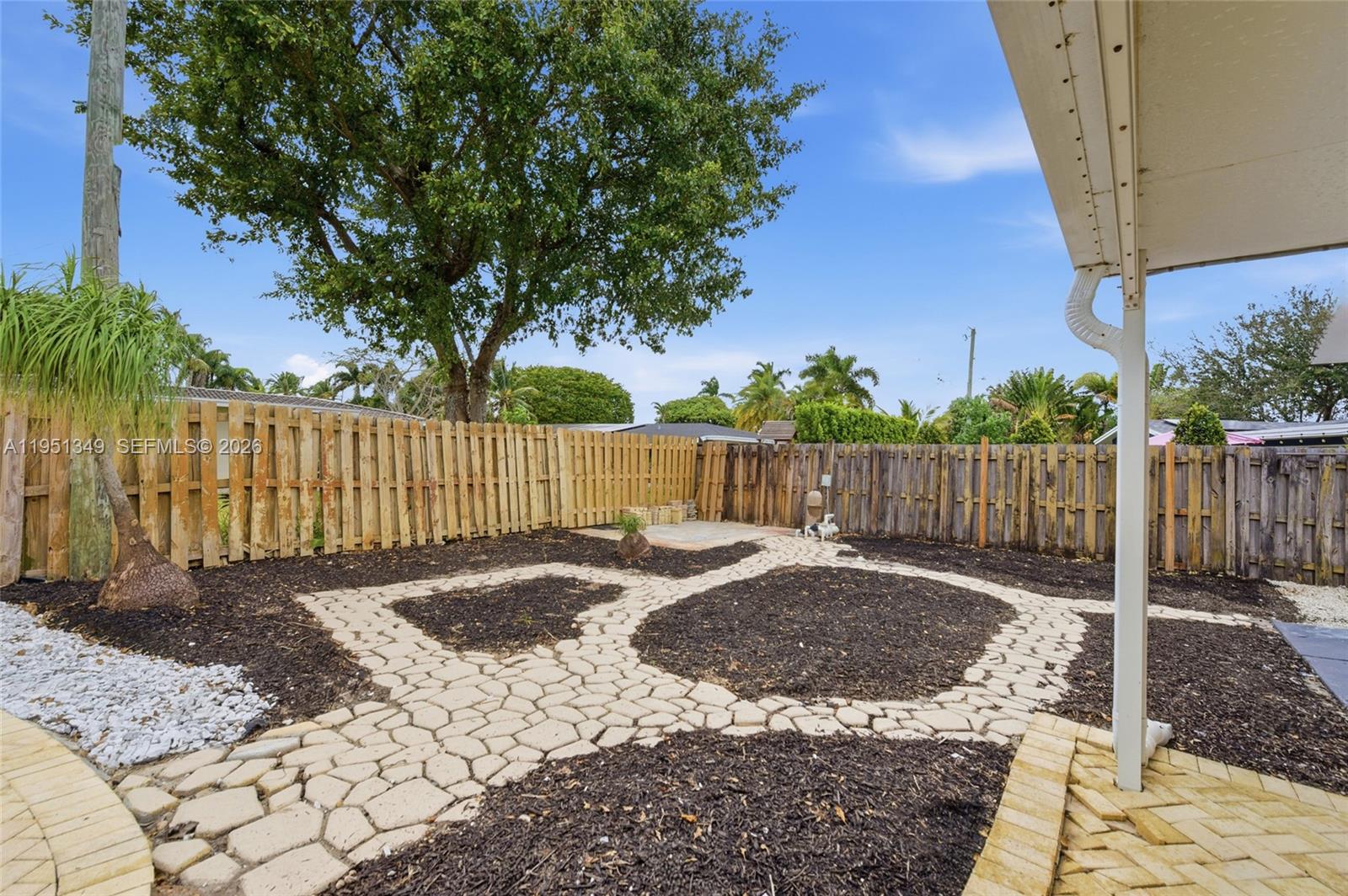 FLORANADA RIDGE SEC - Residential