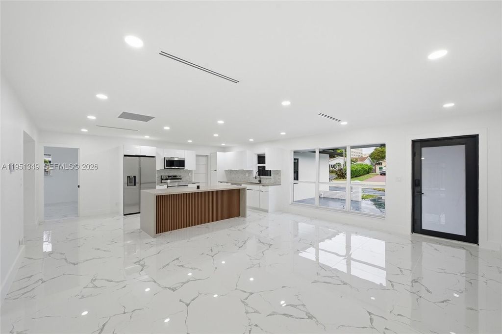 Photo of 4711 NE 18th Ave, Oakland Park, FL 33334 (MLS # A11951349)