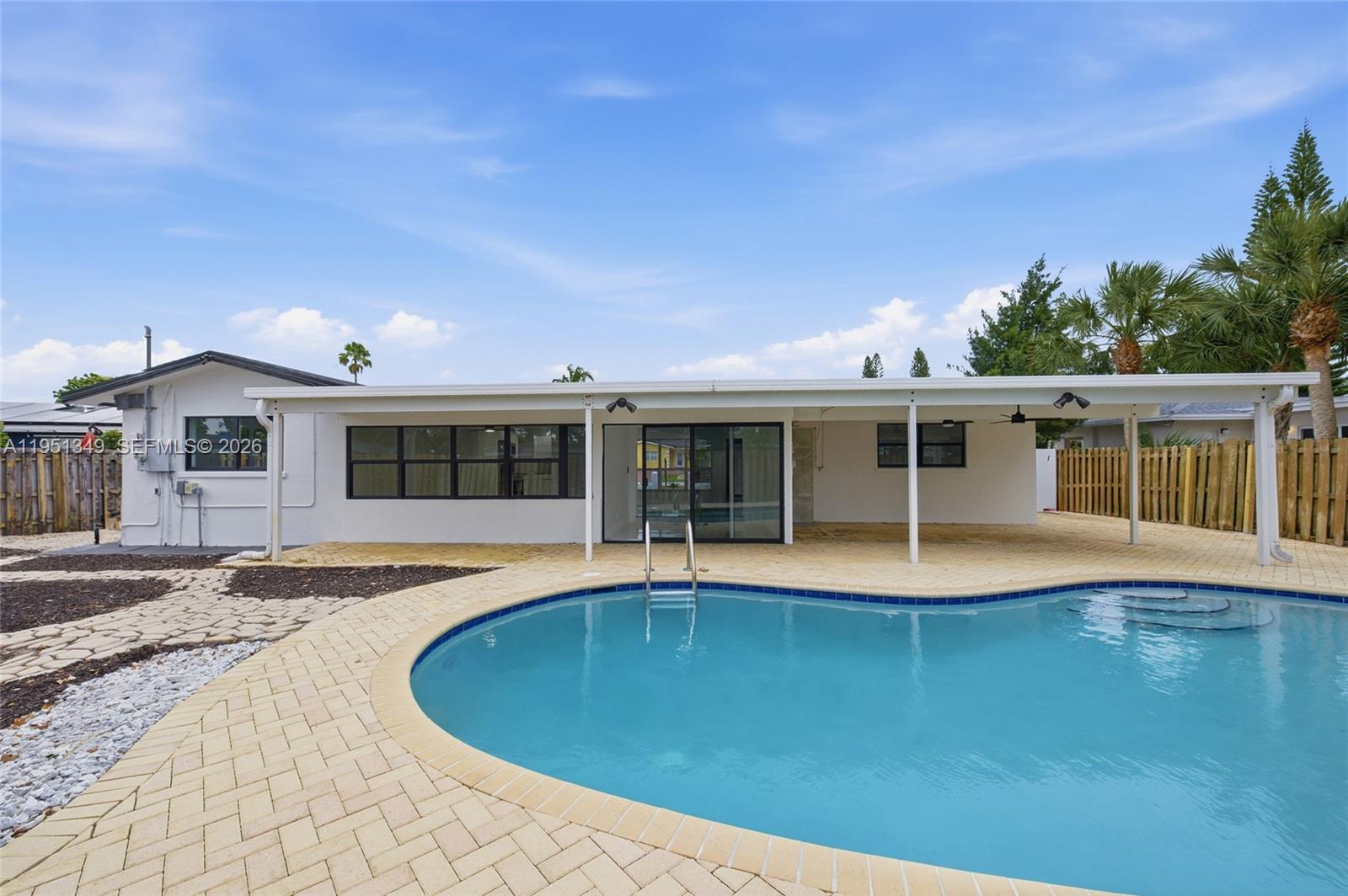 FLORANADA RIDGE SEC - Residential