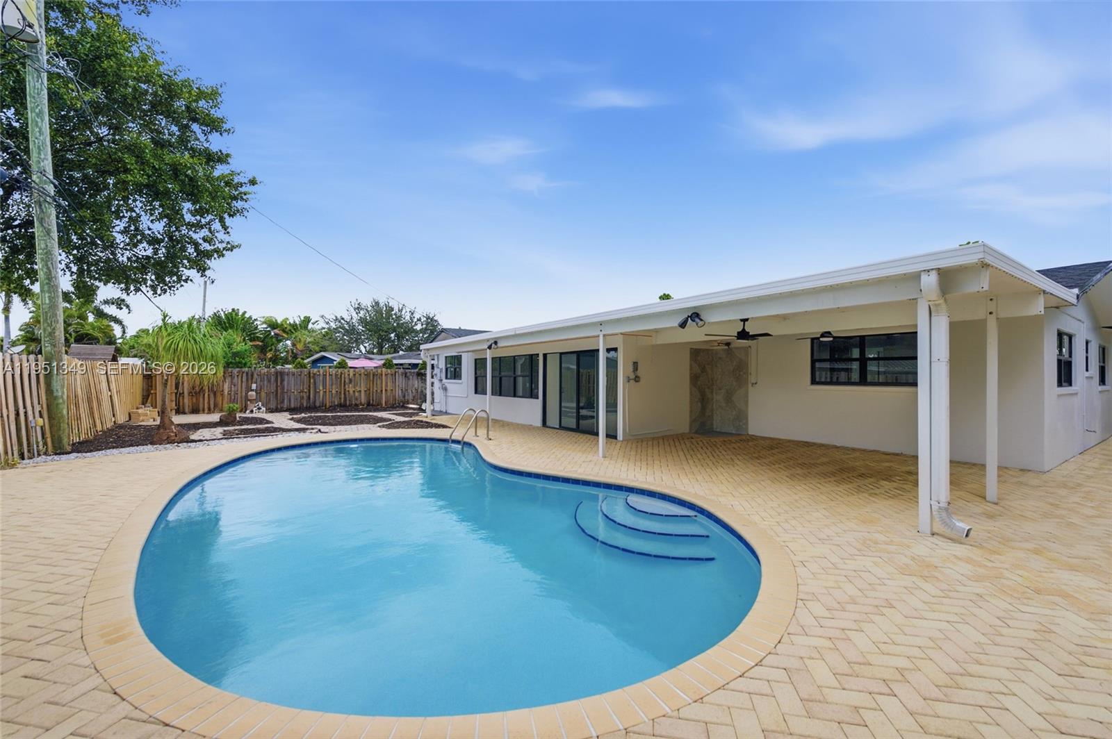 FLORANADA RIDGE SEC - Residential