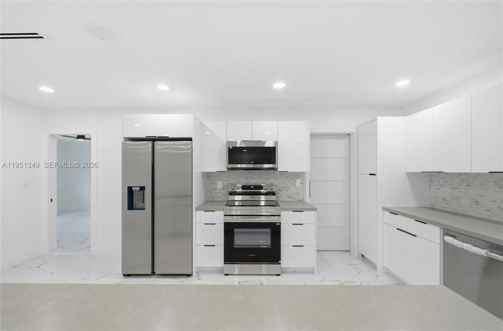 FLORANADA RIDGE SEC - Residential