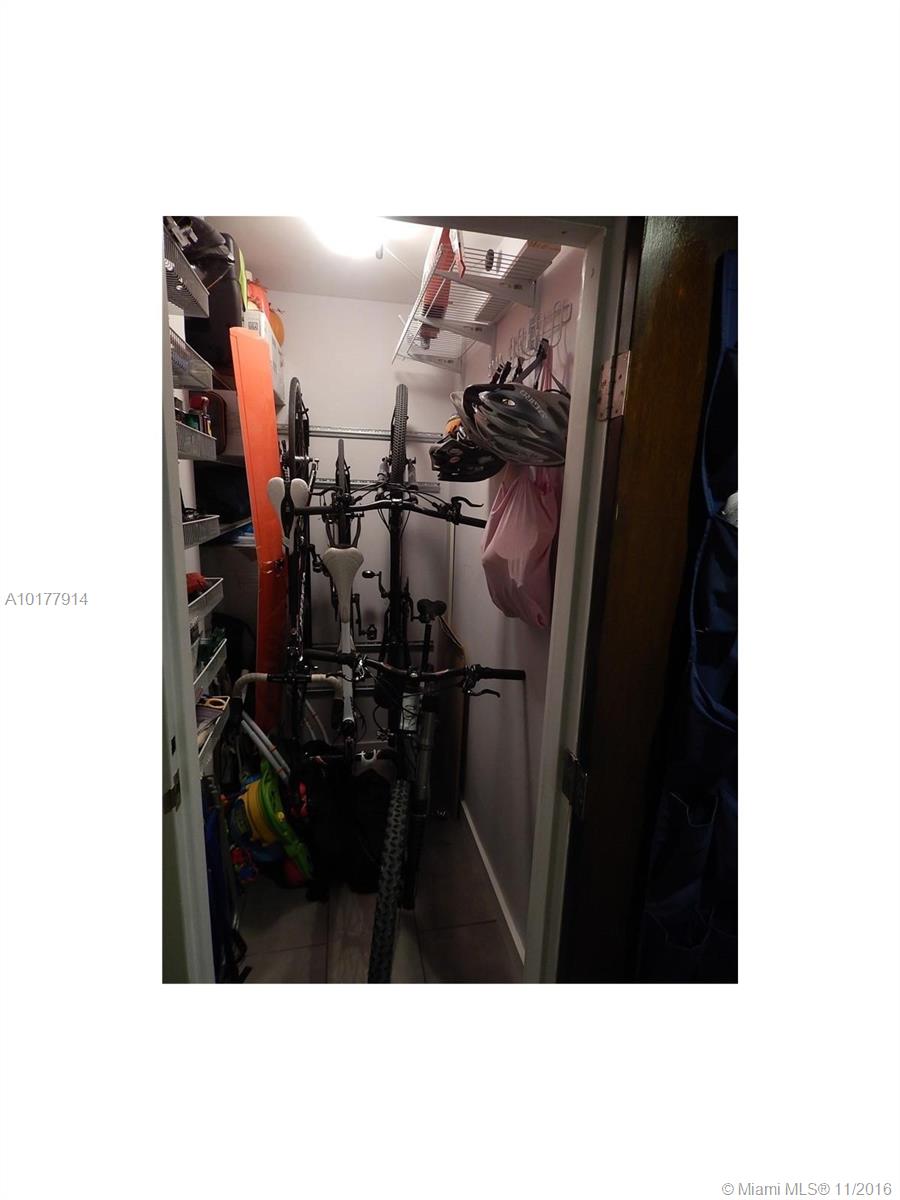 Bayshore Place Condo - Residential Lease