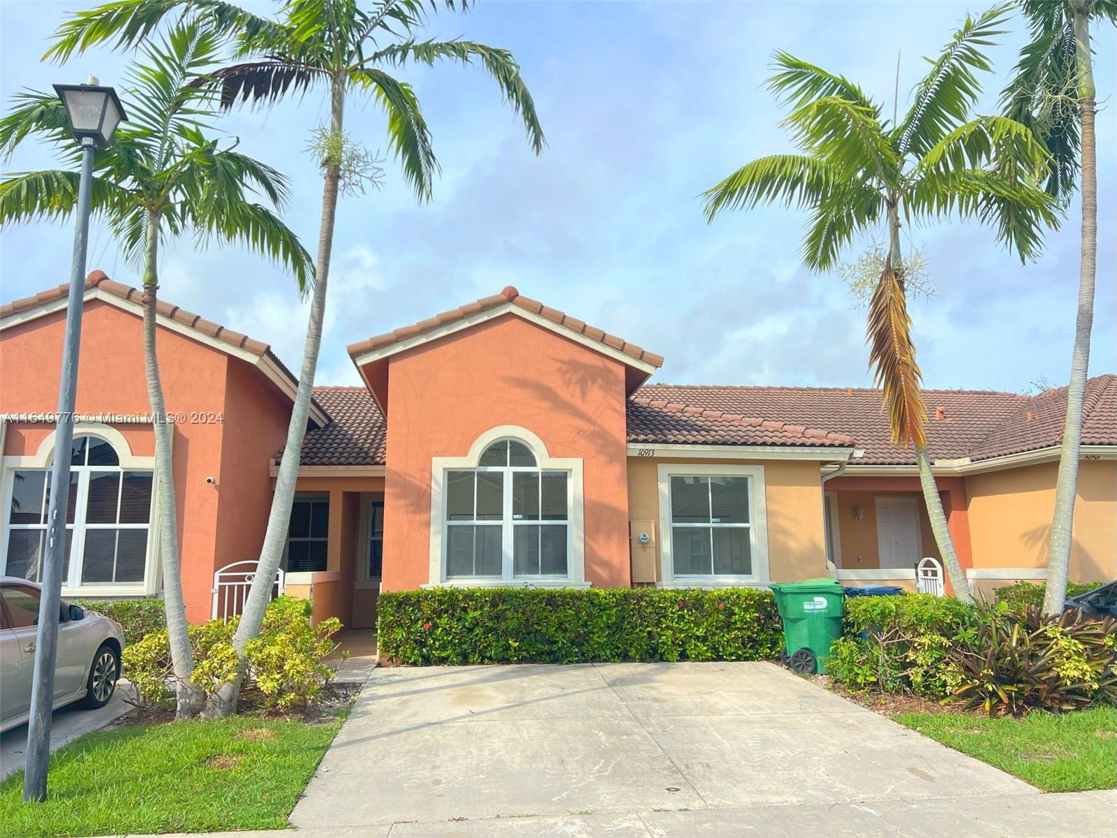 10913 Sw 236th Ter 10913, Homestead, Miami-Dade County, Florida - 3 Bedrooms  
2 Bathrooms - 