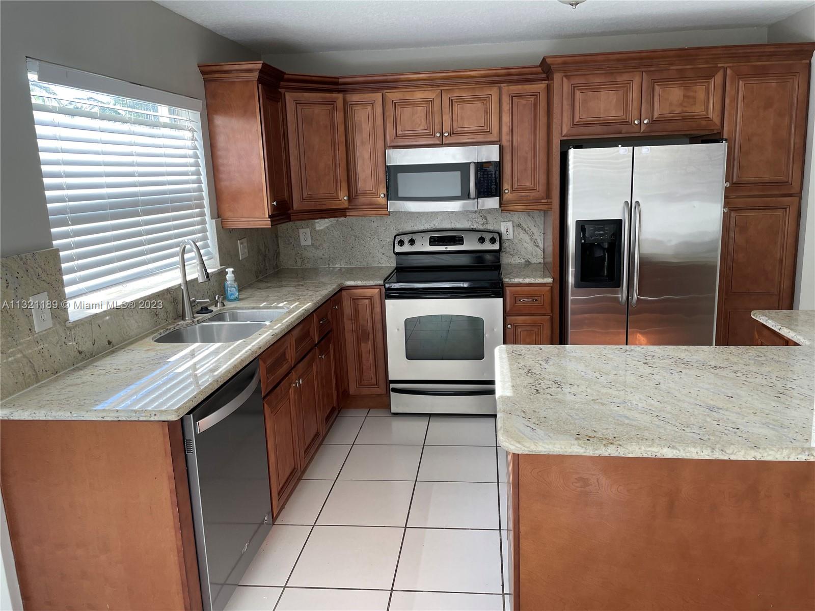 SILVER LAKES PHASE II REP - Residential Lease