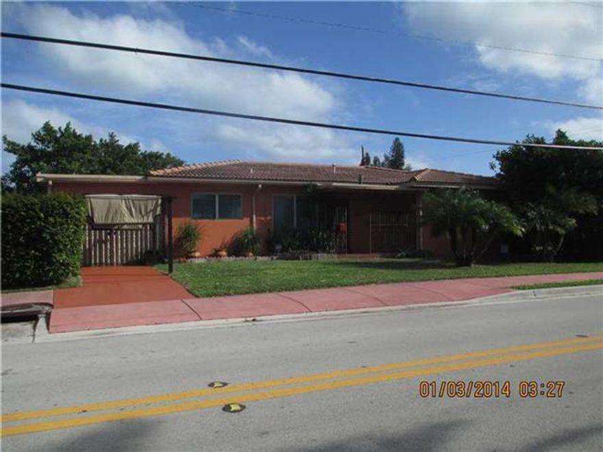 Great 3 bedroom 2 bath home with 2 large back yards. Fenced! Also a 5 Person beautiful Hot Tub in the entertainment deck with BBQ. New Central AC! Partially furnished with 1 King bed, 1 large bunk beds, 2 sofas, 1 sleeper futon, dining table for 6, 2 bedr oom sets with clothing drawers and stools for the granite, Dinning Island Bar.