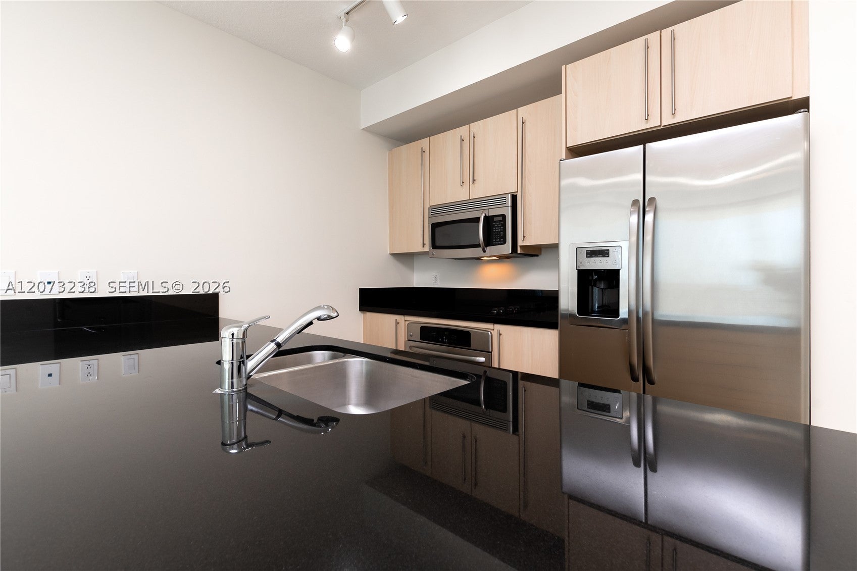 79 SW 12th St 2602-S