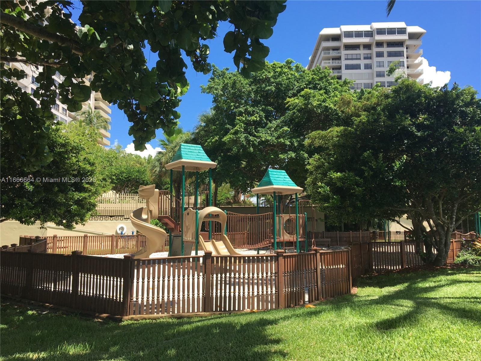 GROVE ISLE - Residential