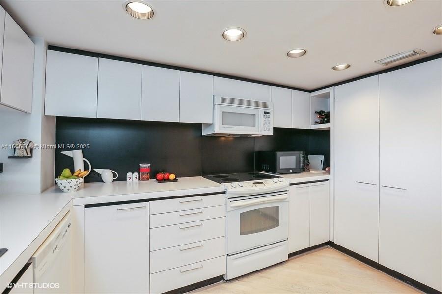 GROVE ISLE - Residential