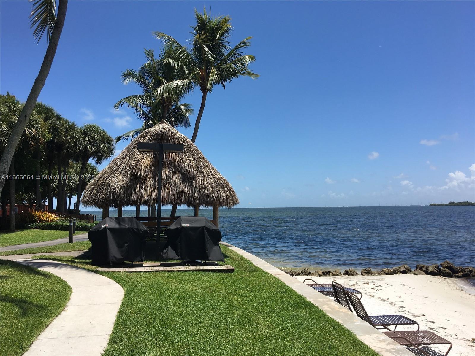 GROVE ISLE - Residential