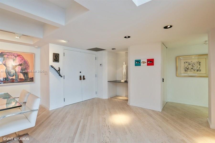 GROVE ISLE - Residential