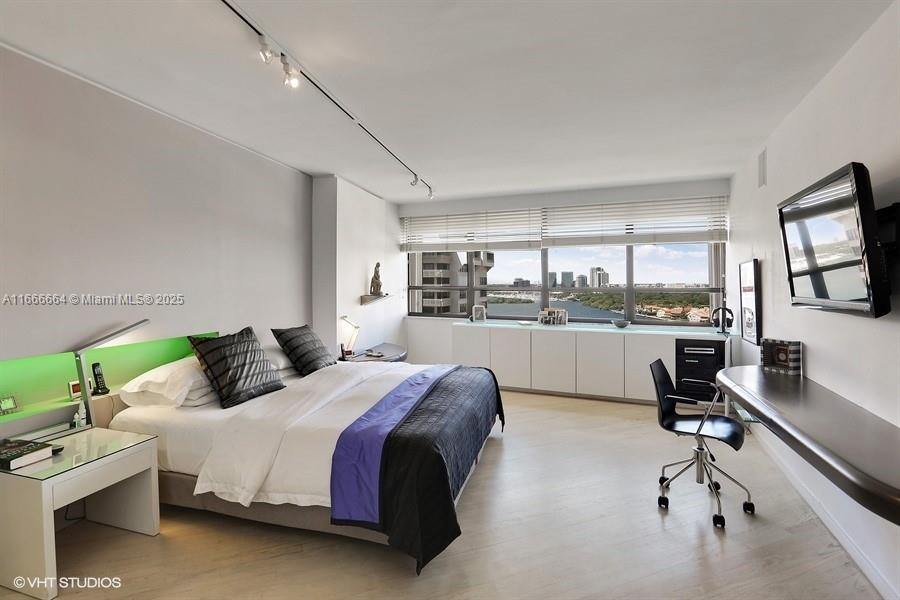 GROVE ISLE - Residential