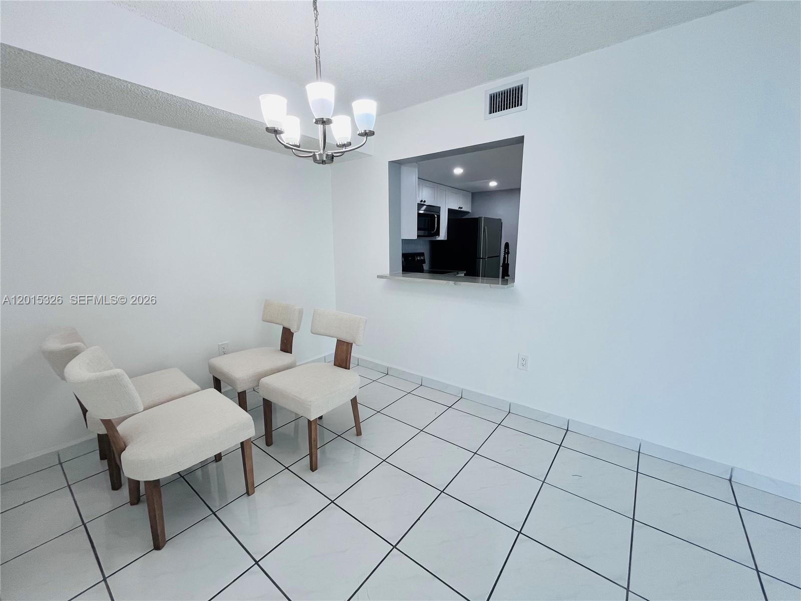 INTERNATIONAL TOWERS COND - Residential Lease